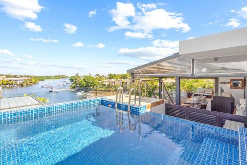 Zodiac Penthouse - Sea & Mountain