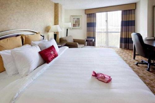 Radisson Hotel Austin - Universityにあるベッド