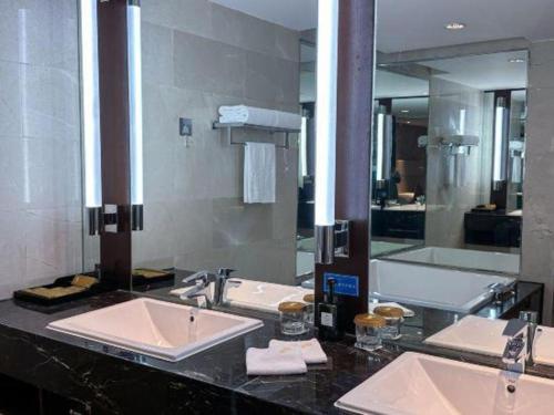 Ένα μπάνιο στο Xian Yohol Hotel