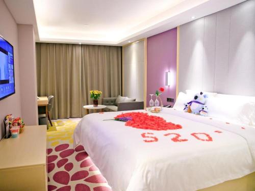Katil atau katil-katil dalam bilik di Lavande Hotel Shenzhen Pingshan High-Speed Railway Station Longdong Metro Station