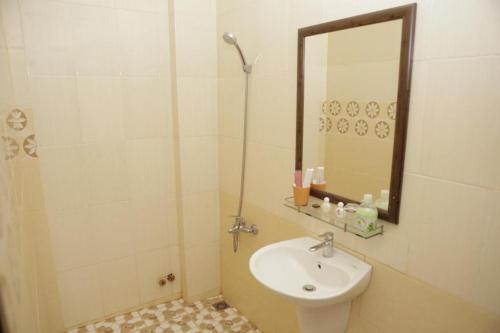 Ванная комната в Ngoc Giau Hotel