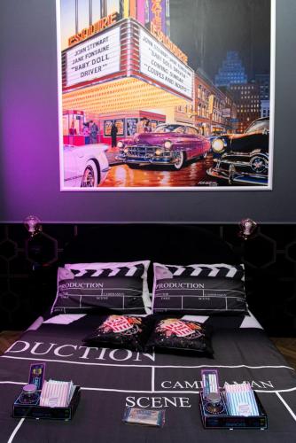 One of one Experiences - CINEMA ROOM