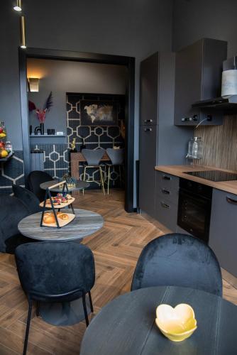 One of one Experiences - CINEMA ROOM