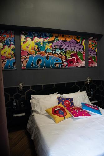 One of one experiences - ART ROOM
