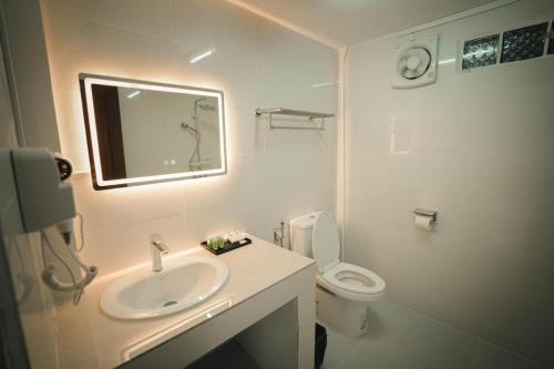 Ένα μπάνιο στο Athenee Hotel Vientiane