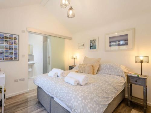 Ένα ή περισσότερα κρεβάτια σε δωμάτιο στο 1 bed in Wareham 87150