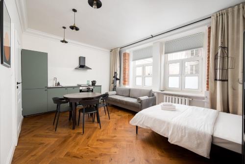 Metro Wileński Varsovia Studio #4 by BookingHost