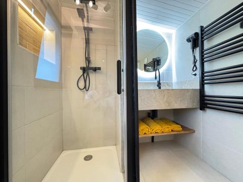 Ένα μπάνιο στο La Guinguette de Lus