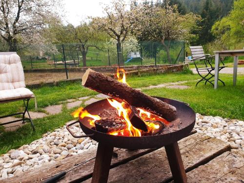 Gril dostupný pro hosty v luxury tent