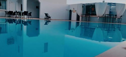 Πισίνα στο ή κοντά στο Hotel Les Citronniers Hammamet