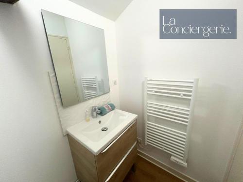 Photo de la galerie de l'établissement Le Maréchal - LaConciergerie - Poitiers Centre, à Poitiers