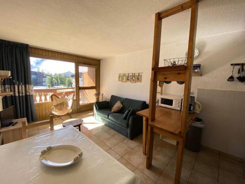 Résidence Plein Sud 2 - Studio rénové au cœur de la station et aux pieds des pistes MAE-5251