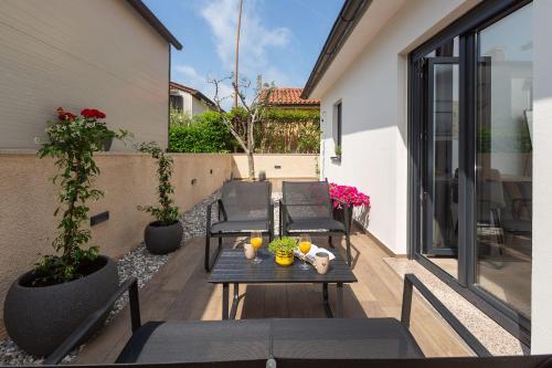 Elegantes Apartment im Villenviertel nur 10 Minuten zum Strand