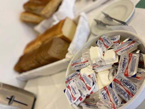 Jídlo v aparthotelu nebo okolí