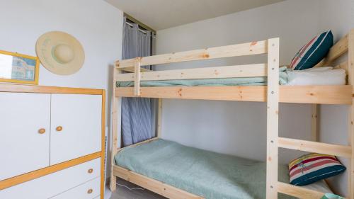 Posteľ alebo postele v izbe v ubytovaní Amoureva - A38 - Appart vue lagon - 6 pers