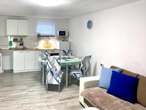 Kuchyňa alebo kuchynka v ubytovaní Apartmán Eden