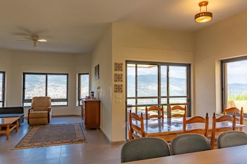 Gallery image of michal Galilee view country house on the cliff pool in Kammon