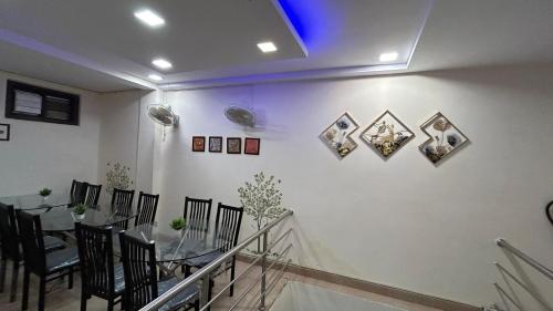Posezení v ubytování Hotel Sahu Near Kashi Vishwanath Temple Gate
