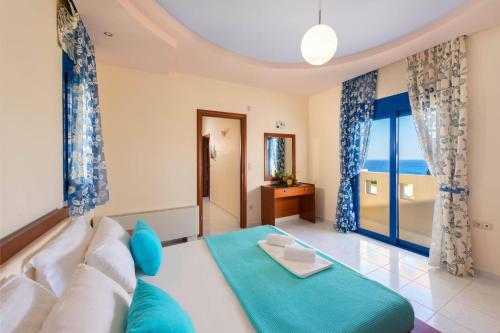 En eller flere senge i et værelse på Villa Christina Rhodes by Villa Plus