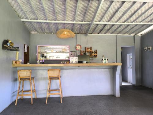 Salone o bar di Sun Grace Penida Cottage