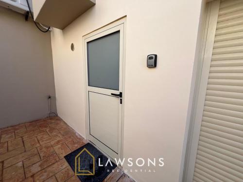 Φωτογραφία από το άλμπουμ του Beachside 5-Bed Villa with Private Pool στο Νέο Χωριό