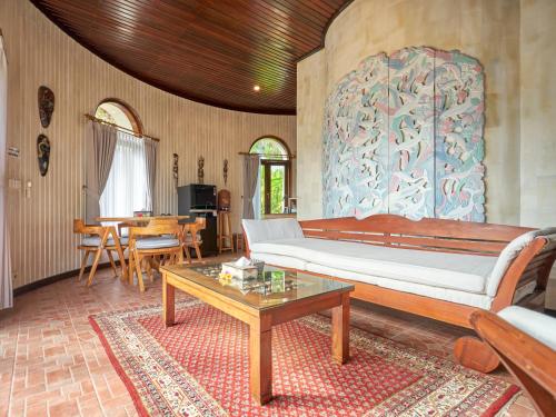 Ruang duduk di Onlyou Villas