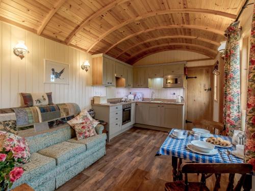 Ruang duduk di 1 Bed in Ironbridge 77906