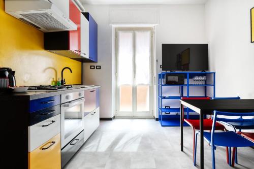 Casa Mondrian; AC and fast Wi-Fi
