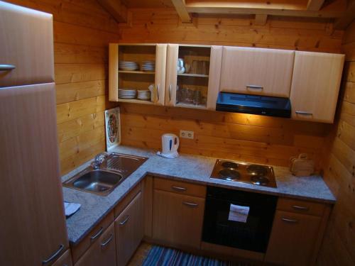 Una cocina o cocineta en Haus Martinus
