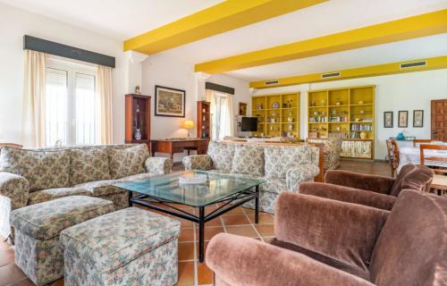 Family country house with pool in Conil