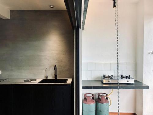Una cocina o zona de cocina en 80 Colonie Fraser's Hill 4pax