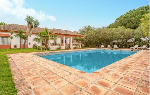 Family country house with pool in Conil