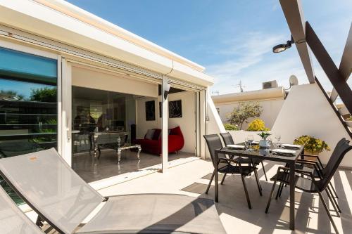 Villa Shimmer - design - terrasse - Parking - Port Nature Village Naturiste