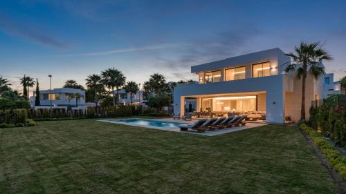 Luxury Villa in Marbella with Panoramic Sea Views & Large Garden
