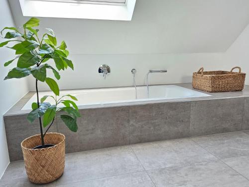 Ένα μπάνιο στο Close to Frankfurt - TheChicandCosy - 125qm