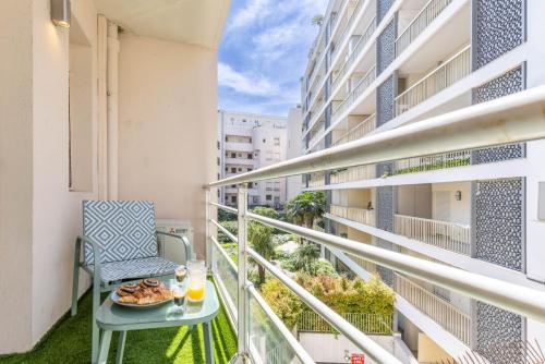 LB Vacation Rentals I Beautiful 2BR Apt, Renovated in 2025, La Croisette, Minutes from Beach and Palais