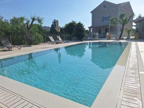 Luxury Villa Breeze with Private Pools