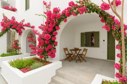 Nostalgia Ambelas Paros Seaside Apartments