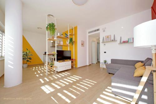 Color House, roof garden & parking
