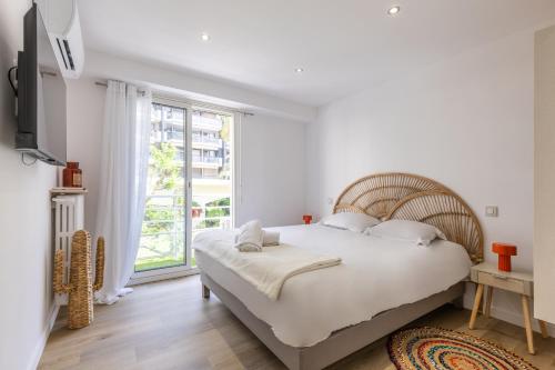 LB Vacation Rentals I Beautiful 2BR Apt, Renovated in 2025, La Croisette, Minutes from Beach and Palais