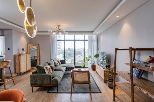 Posezení v ubytování Volaire Luxury 2-Bedroom, Rooftop Swimming Pool, Gym, Workspace - Wonderiss Homes Westlands Living