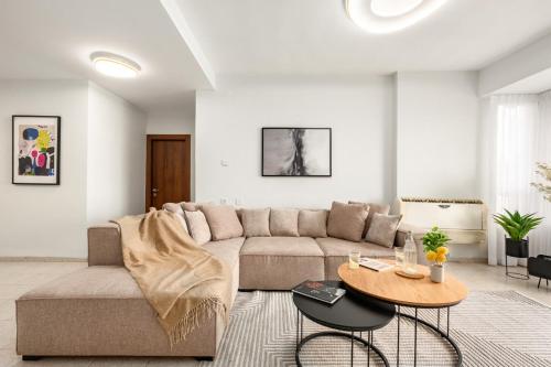 Χώρος καθιστικού στο Sea of Galilee Luxury Duplex by Sea N' Rent