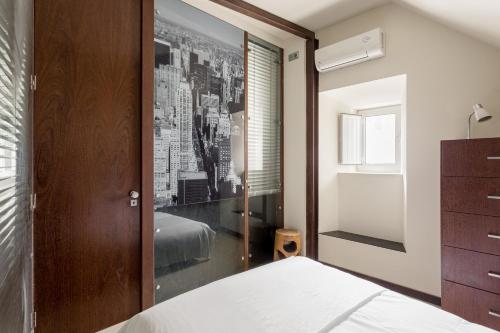 Charming Ajuda Apartment with Air Conditioning
