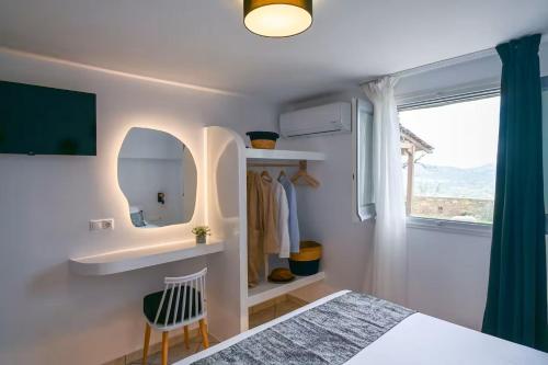 Villa 7Days I Relax with Private Jacuzzi & SeaViewにあるベッド