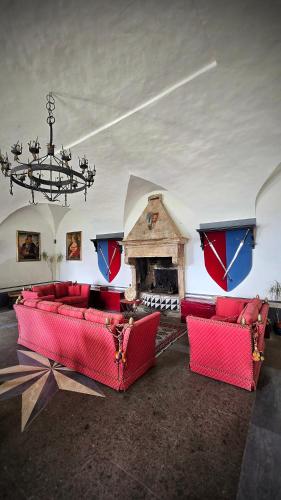 Khu vực ghế ngồi tại Castello Bonaccorsi in Sabina