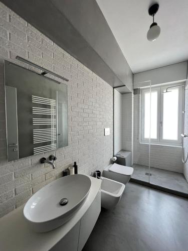Cozy Apartment in Paolo Sarpi with balcony