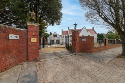 Holm House - Stylish Coastal Suites - HEDD Spa - Silures Bar & Restaurant photo 43