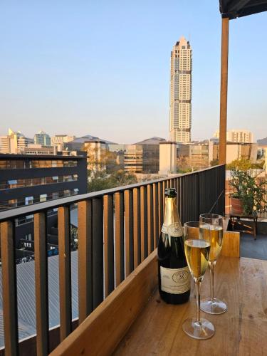 Ποτά στο Chic Studio with Panoramic Sandton Views