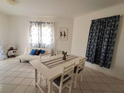 Gallery image of Vilas Praia de Chaves - sol y mar STANDART in Rabil