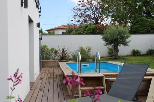 Maison proche plages, au calme, piscine et parking